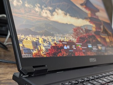 Nincs edge-to-edge üveg vagy érintőképernyő opció