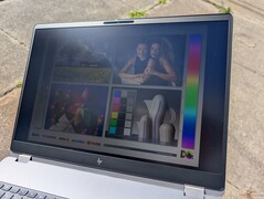 Kültéren, napfényben