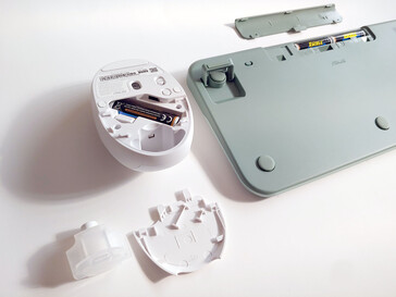 Akkumulátorrekeszek. (Kép forrása: Notebookcheck)