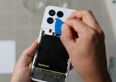 A Fairphone 6 akkumulátora különösen könnyen cserélhető. (Kép forrása: iFixit)