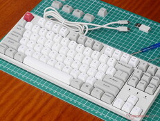 Keychron C1 Pro 8K tartozékok.