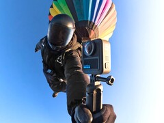 Az új GoPro Max 2 csak leesett az égből, amint az ezen a hivatalos teaser képen is látható (Kép forrása: GoPro)