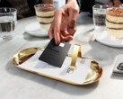 A Samsung bemutatja új Galaxy Card kártyáját.