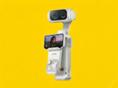 Az Insta360 Luna Ultra levehető távirányítóján található az OLED képernyő.