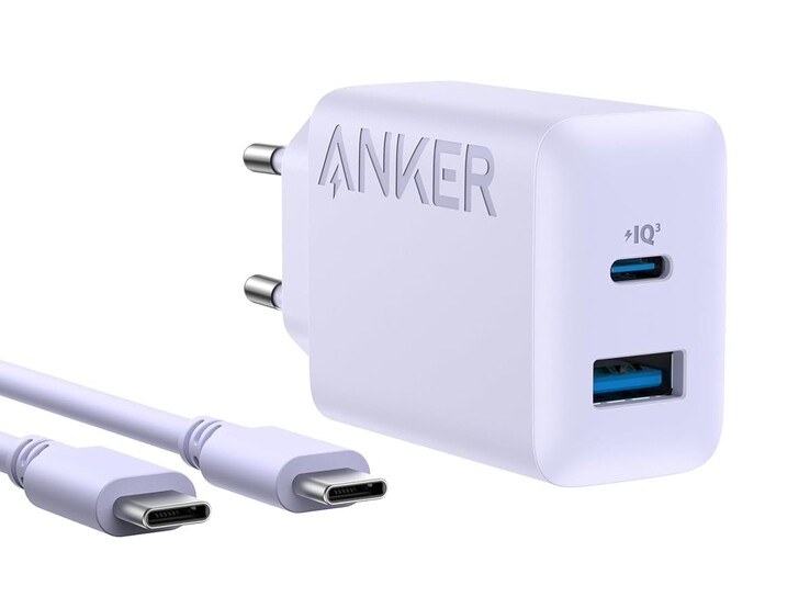 Az Anker 20W-os fali töltő (2 port) lila színben. (Kép forrása: Anker)