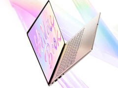 A MateBook 14 Core Edition 2026 az Intel Core Ultra 5 325 processzorral működik. A képen: promóciós render, amely a laptop karcsú kialakítását mutatja.