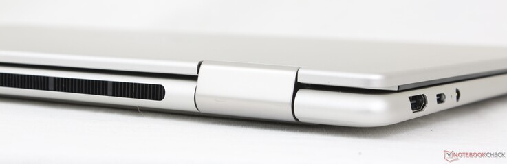 Hátul: Portok: Nincsenek