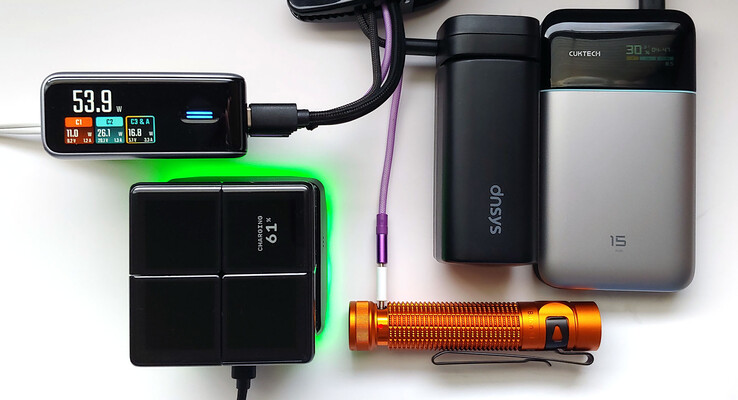 Több eszköz töltése.