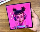 A Galaxy Z Fold7 (a képen látható) utódja várhatóan teljesen gyűrődésmentes kijelzőt kínál majd, hasonlóan a Apple első iPhone Foldjához. (Kép forrása: Techdroider)