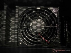 A ventilátorok a hálós ülőfelületről ismerhetők fel