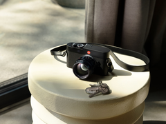 A Leica M EV1 (a képen) a cég Maestro III képfeldolgozó processzorával, 64 GB belső tárhellyel és UHS-II SD-kártyák támogatásával rendelkezik. (Kép forrása: Leica)