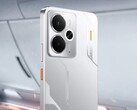 A Realme 14 5G mecha ihlette dizájn narancssárga színű hangsúlyokkal. (Kép forrása: Realme)