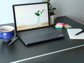 A Dell Pro 13 Premium üzleti laptop 90%-os pontszámot kapott. (Kép forrása: Notebookcheck)