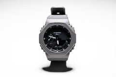 A Casio G-Shock x Ron Herman kollab (a képen) fekete és szürke színösszeállítással rendelkezik. (Kép forrása: Ron Herman)