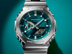 A Casio G-Shock GM-2110D-3A1 (a képen) és GM-2110D-8A karórák 2025-ben kerülhetnek piacra. (Kép forrása: Casioblog)