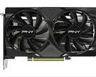 A PNY RTX 5060 Overclocked kétventilátoros hűtővel és teljesen fekete kialakítással rendelkezik. (Kép forrása: Best Buy)