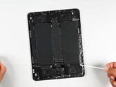 A Apple iPadet szinte lehetetlen javítani, és a drága cserealkatrészek miatt a javítás kevésbé vonzó. (Kép forrása: iFixit)