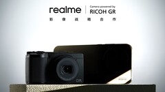 Most már hivatalos: A Realme és a Ricoh GR közötti partnerség máris felkészíti a GT8 Pro kamerát, hogy felvegye a versenyt a Xiaomi 17 Pro és az Oppo Find X9 Pro modellekkel. (Kép forrása: Ricoh/Realme)