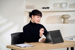 Az MSI Prestige 16 Flip AI+ Core Ultra X9 és Core Ultra 7 Panther Lake-H opciókat kínál. (Kép forrása: MSI)