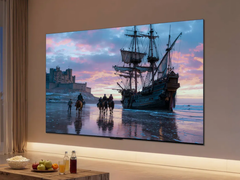 A TCL C7L sorozatú TV falra szerelve.