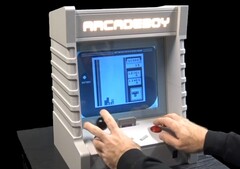 Az Arcadeboy a Game Boy-t 12 hüvelykes képernyővel rendelkező játéktermi géppé alakítja (Kép forrása: Chris Fletcher)