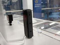 A közelgő Insta360 X5 360 360 fokos akciókamera ismét kiszivárgott, megerősítve a dizájnváltozást és a frissített mikrofont.