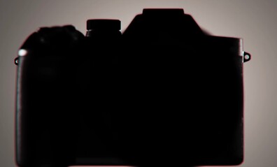 A Sony RX10 V sziluettje egészen más…