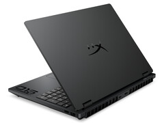 A HyperX Omen 15 súlya a választott változattól függően 2,2 és 2,3 kg között van. (Kép forrása: HP)