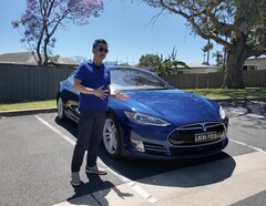 Tom 2015-ös Tesla Model S 70D modellje több mint 121 000 km-t, azaz 75 000 mérföldet tett meg. (Kép forrása: Ludicrous Feed via YouTube)