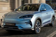 A kínai autógyártó, a BYD jelentősen növelte eladásait Európában: 2026 első nyolc hónapjában az új regisztrációk száma jócskán meghaladta a Teslaét.