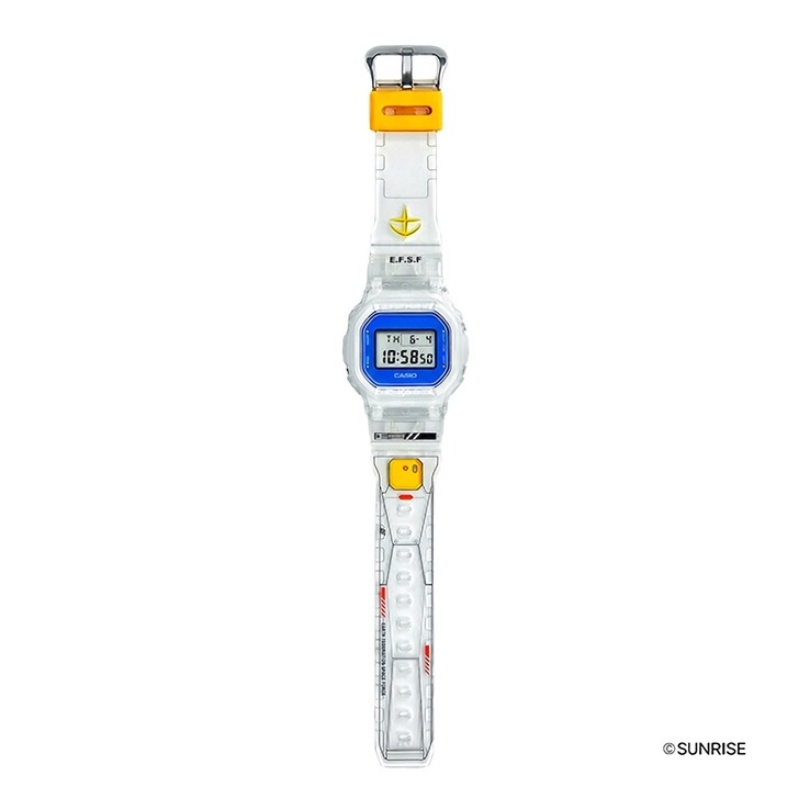 Casio G-Shock x Mobile Suit Gundam DW-5600 kijelzőn látható
