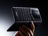 A Vertu AlphaFold opcionálisan borjú- vagy aligátorbőrrel borított.