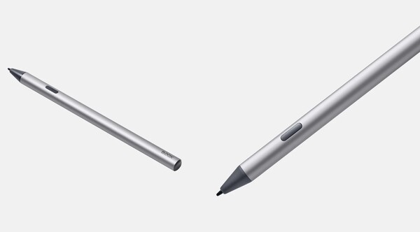 A Boox InkSense Plus Stylus hosszabb és nehezebb, de kisebb tollheggyel rendelkezik. (Kép forrása: Boox)