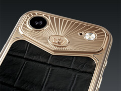 Az Airline Zenith a legdrágább a Caviar legújabb egyedi iPhone Air modelljei közül, közel 40 ezer dollárral. (Kép forrása: Caviar)