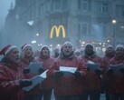 A McDonald's teljesen mesterséges intelligencia által generált reklámfilmje heves ellenérzésekkel szembesül. (Kép forrása: OudeTVinHD via YouTube)