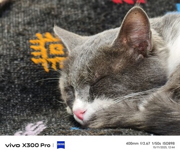 Vivo X300 Pro 400 mm tele-konverterrel.