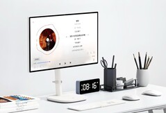 A KTC legújabb intelligens monitora négy hangszóróval és 8 MP-es webkamerával rendelkezik (Kép forrása: KTC)