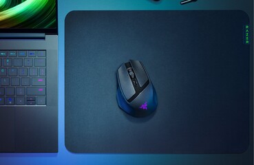 Razer Basilisk Mobile gaming egér egérpadon (Kép forrása: Razer)