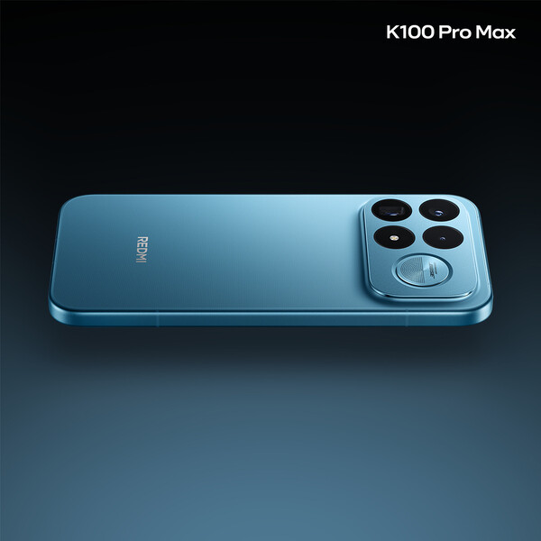 A Xiaomi K100 Pro Max „Wind Chaser Blue” színben.