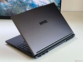 RTX 5070 Ti laptop és akár 128 GB RAM egy játék/munkaállomás hibridben - XMG Pro 16 (E25) laptop áttekintés