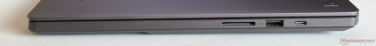 Helyes: SD-kártyaolvasó (UHS-II), USB-A 3.2 Gen. 2 (10 Gbps), USB-C 3.2 Gen.2 (10 Gbps, DisplayPort, Power Delivery)