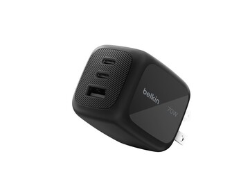 A Belkin BoostCharge Pro 3 portos GaN fali töltő 70W két USB-C porttal és egy extra USB-A porttal rendelkezik. (Kép forrása: Belkin)