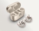 A Moto Buds Loop Pantone French Oak színben Swarovski kristályokkal van kirakva. (Kép forrása: Motorola)