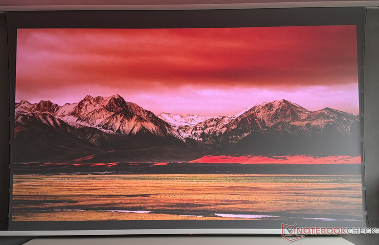 Nappali fényben (ablak elől jobbra) a VisionMaster Max még mindig jól felismerhető képet nyújt