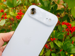 Az iPhone Air 2 várhatóan orvosolni fogja elődjének hiányosságait, amelyet itt láthatunk a képen.