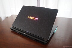 Extravagáns, nem csak a hardver tekintetében: Lenovo Legion 9 18. (Kép forrása: Notebookcheck)