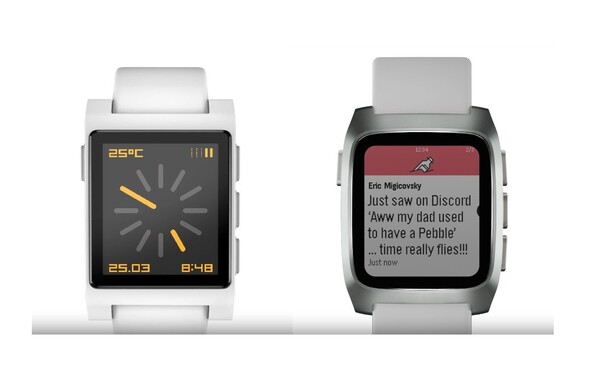 A Pebble Time 2* a régi (balra) és az új dizájnnal. (Kép forrása: Eric Migicovsky/Core Devices)