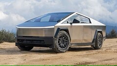 Egy elektromos Tesla Cybertruck (Kép forrása: Motor Trend)