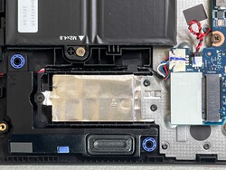 Szabad M.2-2280 foglalat (PCIe 4.0)