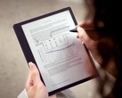 Az InkSight érintőceruzával színes megjegyzéseket fűzhet a szövegekhez a Boox Note Mini C e-olvasón.